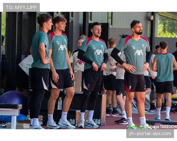 训练:多特蒙德公开训练课展示多种角球战术跑位